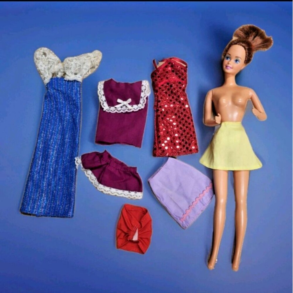 DC1 👠 8PC  Vintage BARBIE Fashion Dolls clone CLOTHES Lot FREE Doll INCLUDED